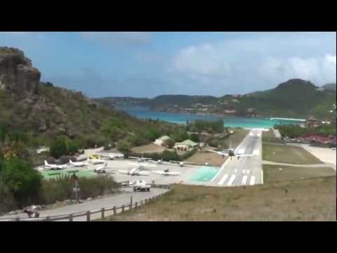 Piper PA-23 Aztec crash landing at Saint Barthélemy Airport – Unravel Travel TV