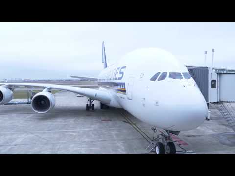 Singapore Airlines takes delivery of Airbus A380 aircraft – Unravel Travel TV