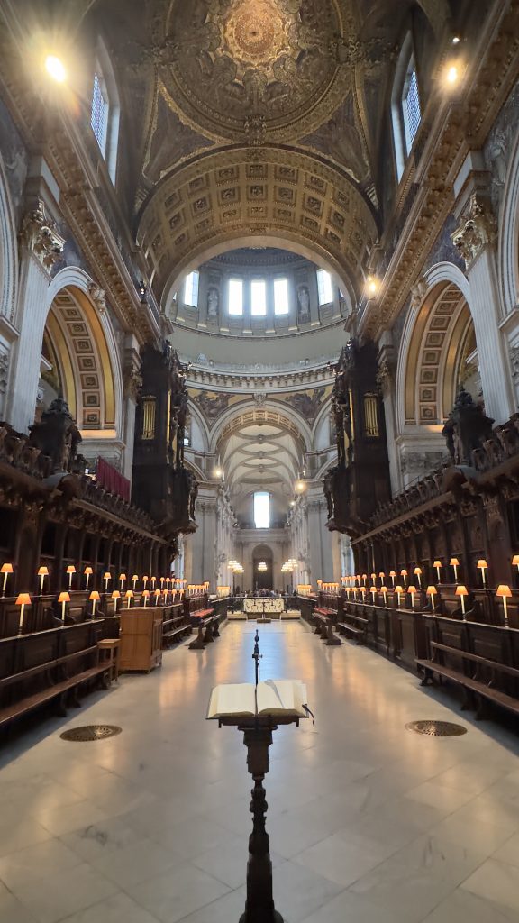 St Paul's Cathedral, London - Unravel Travel TV