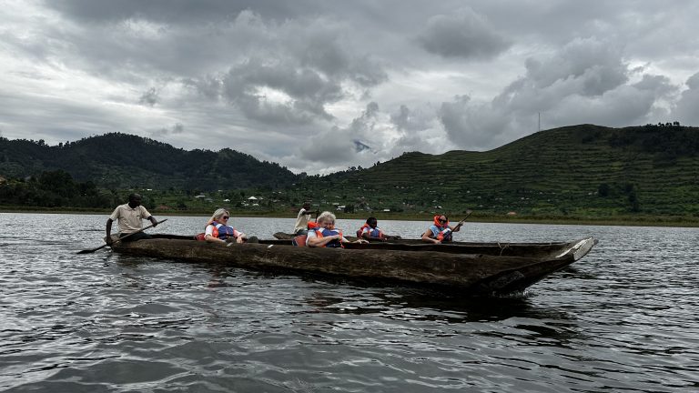Uganda 2-hour canoe tour on Lake Mutanda with Acacia Safaris – Unravel Travel TV