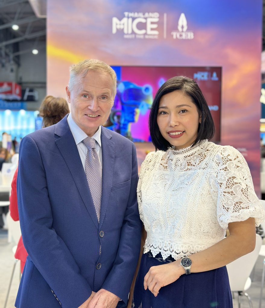 Mr Leslie Graham, Unravel Travel TV and Ms. Supanich Thiansing, Director, Meetings and Incentives Department, Thailand Convention and Exhibition Bureau (TCEB)