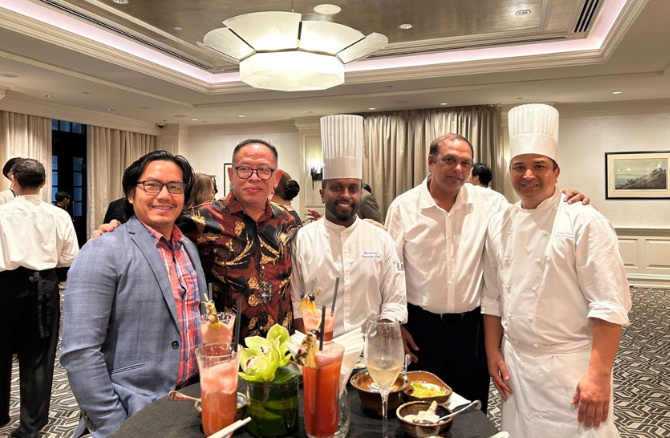 Raffles Hotel Singapore Celebrates “A Toast to the Best” and Launches Singapore Sling Zero
