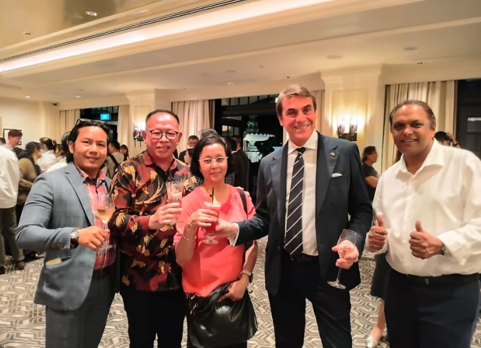 Raffles Hotel Singapore Celebrates “A Toast to the Best” and Launches Singapore Sling Zero